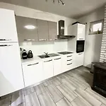 Dama Апартаменты *