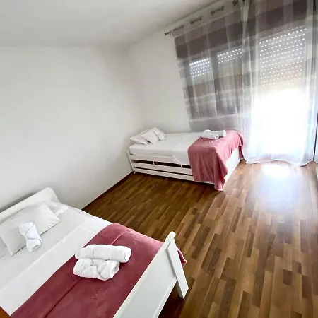 Dama Apartment *