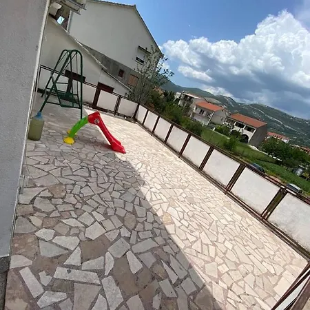 Dama Apartment