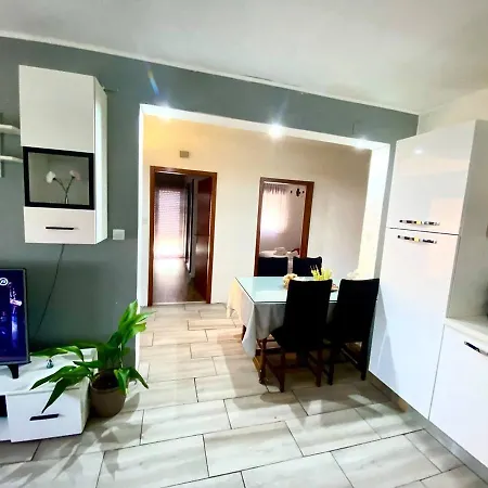 Dama Apartment