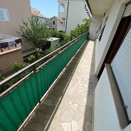 Apartment Dama