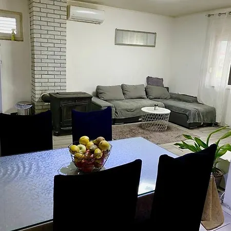 Apartment Dama