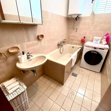 Apartment Dama