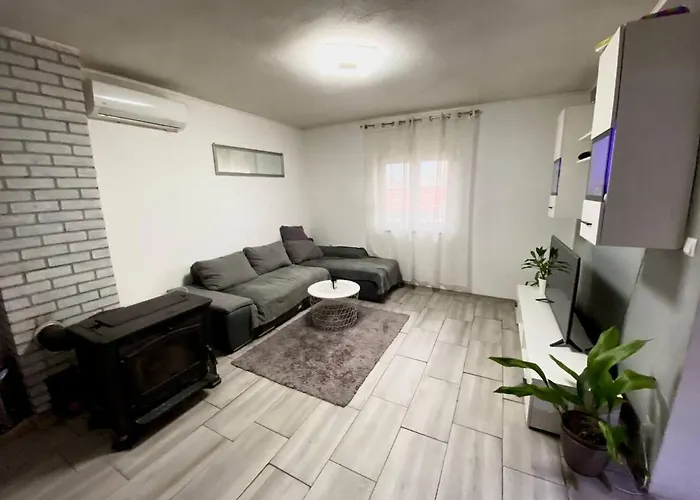 Dama Lejlighed Kaštela
