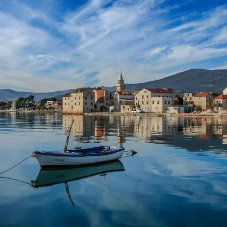 Dama Апартаменты Каштела