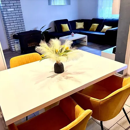 Dama * Каштела