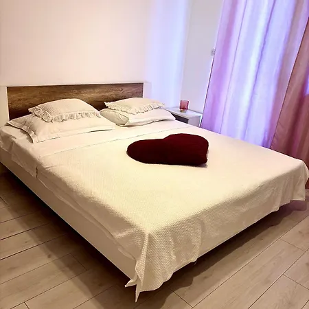 Dama Apartment